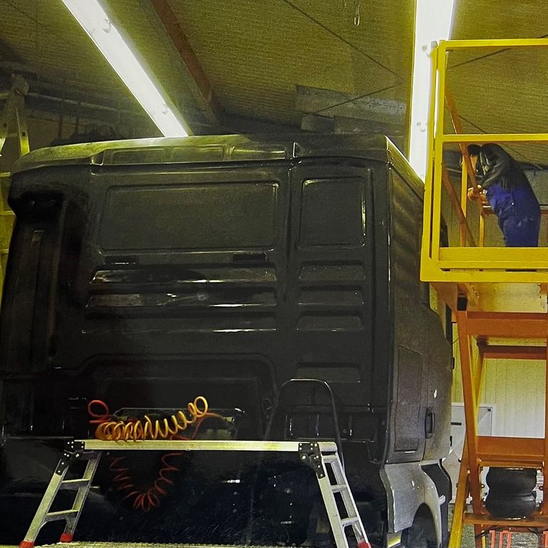 Bild vom LKW in der Halle